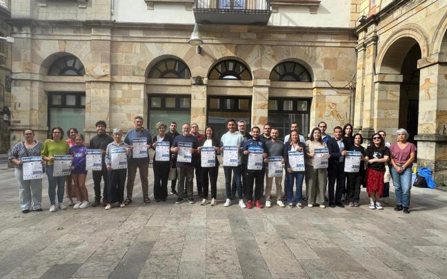 Representantes de los clubes participantes y responsables municipales presentaron ayer la segunda edición de 'Durangoko Kirol Egunak'.