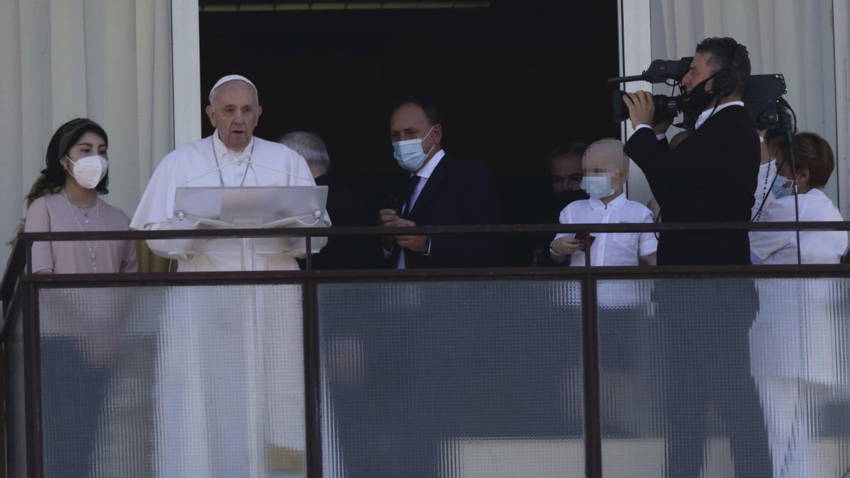 El Papa reza 'El Ángelus', desde el balcón del hospital Policlinico Gemelli, 11 de julio de 2021.