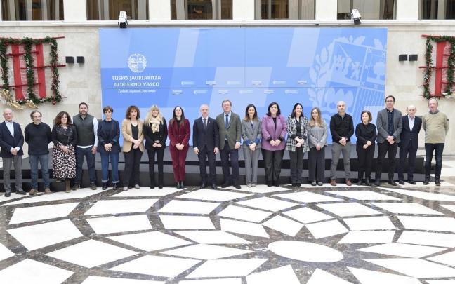 Participantes en la última reunión de la legislatura del Consejo Asesor del Euskera´. / Irekia Participantes en la última reunión de la legislatura del Consejo Asesor del Euskera´.
