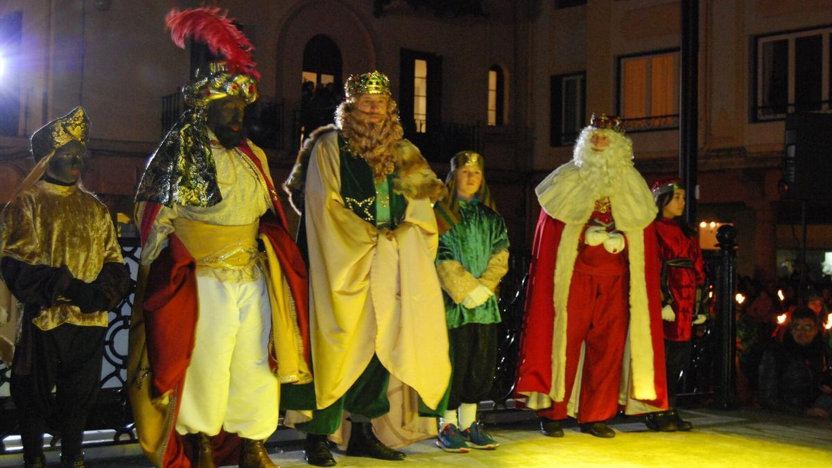 Baltasar, Gaspar y Melchor llegan a la villa zarauztarra en un año anterior.