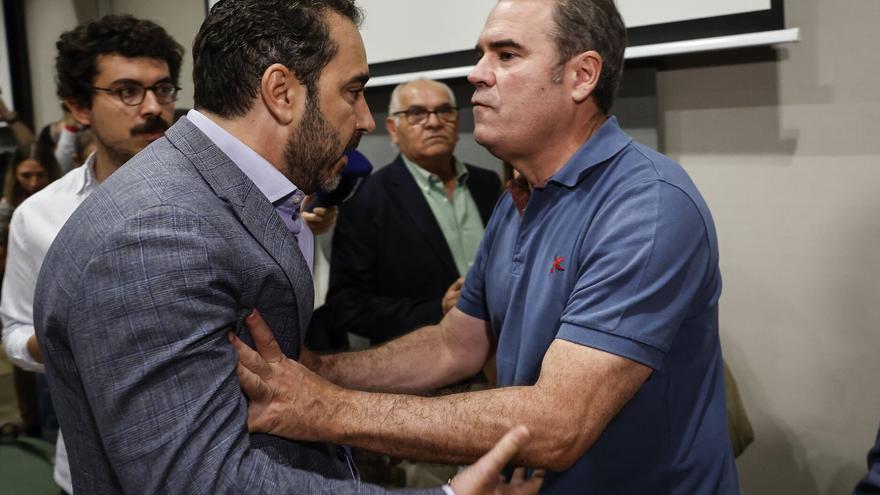 Aldama aparece por sorpresa en la comparecencia de Leire Díez, acusándola de mentir