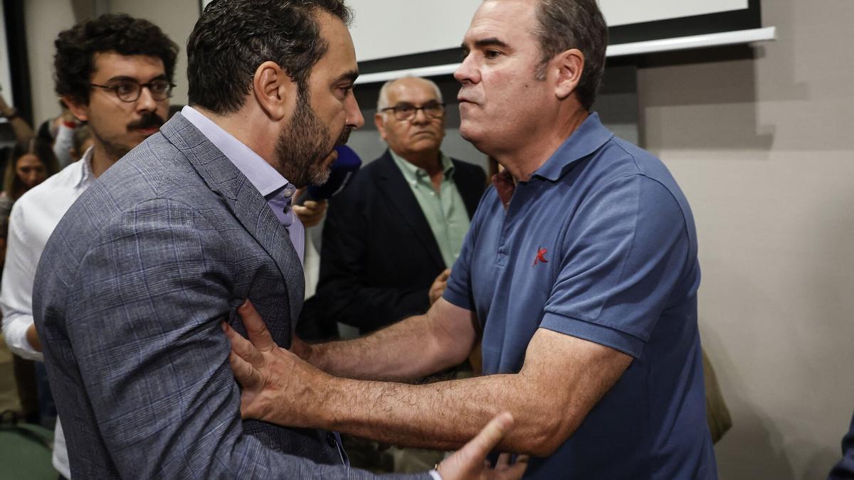 Aldama irrumpe en la comparecencia de Leire Díez: "¡Eres una sinvergüenza y una mentirosa!"