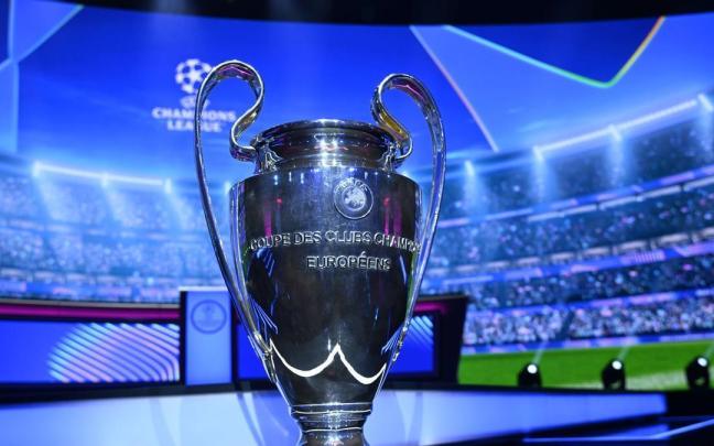 Trofeo de la UEFA Champions League.