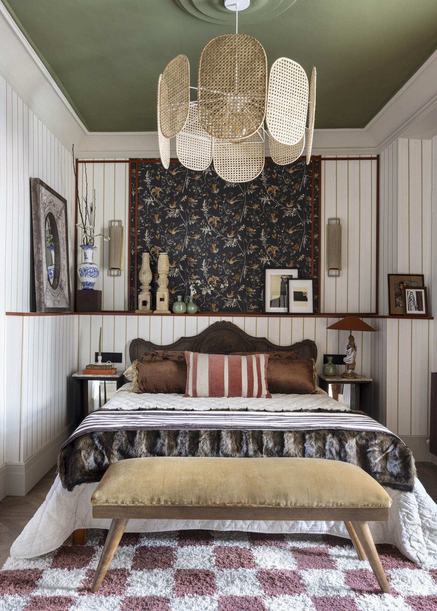 El dormitorio, con una decoración con toques orientales.