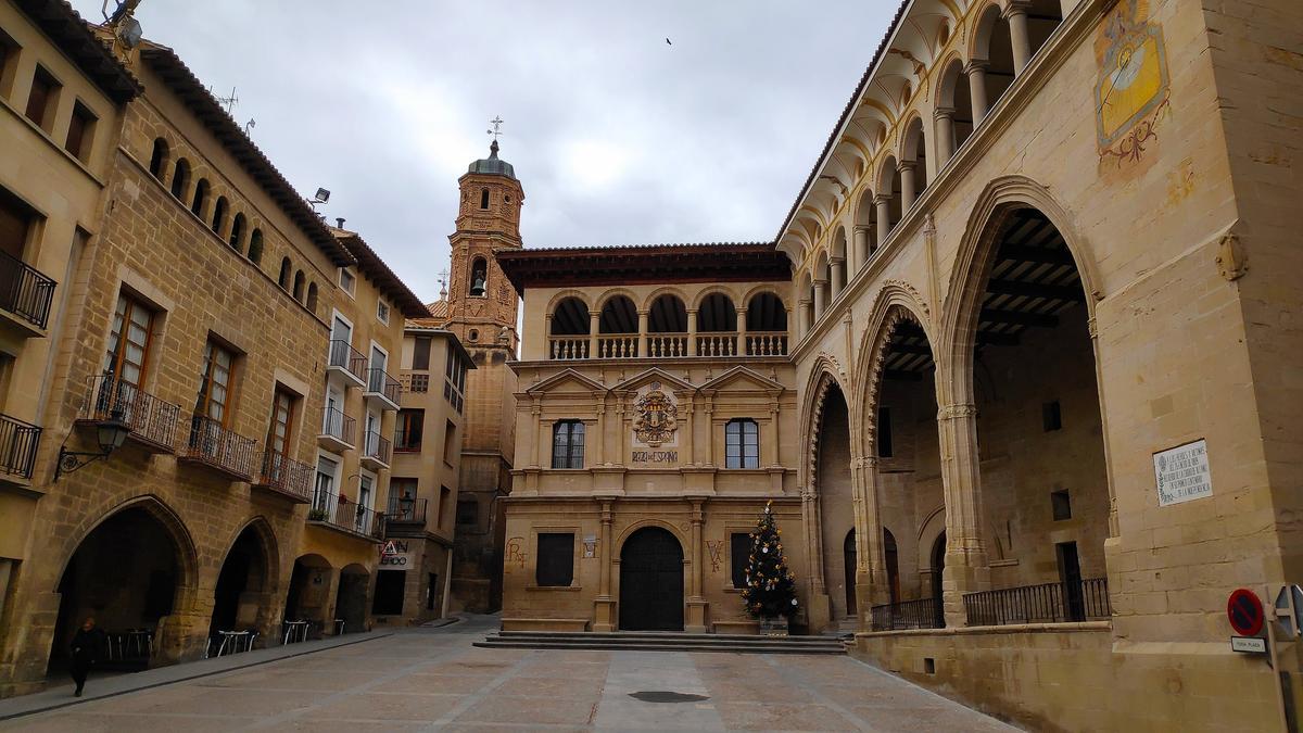 La plaza de España de Alcañiz.