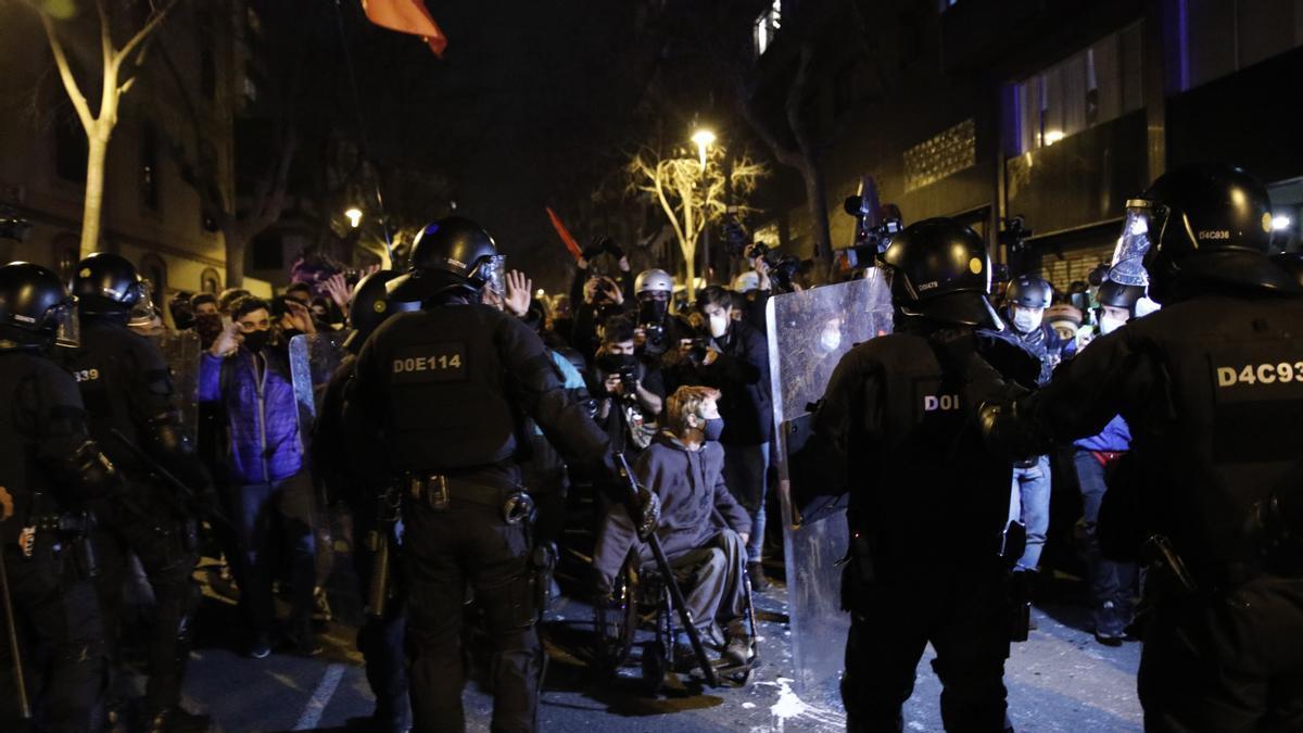 Imagen de archivo de una protesta en Barcelona en 2021 por el rapero Pablo Hasél.