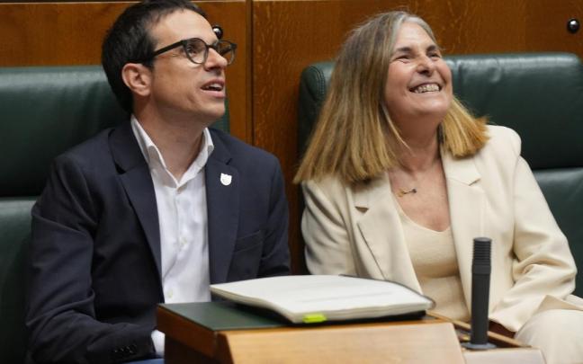Los portavoces de EH Bildu en el Parlamento Vasco, Pello Otxandiano y Nerea Kortajarena, en una imagen de archivo