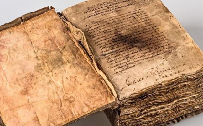 Antiguo manuscrito 'Las profecías de M. Michel', escritas en 1568 por Nostradamus