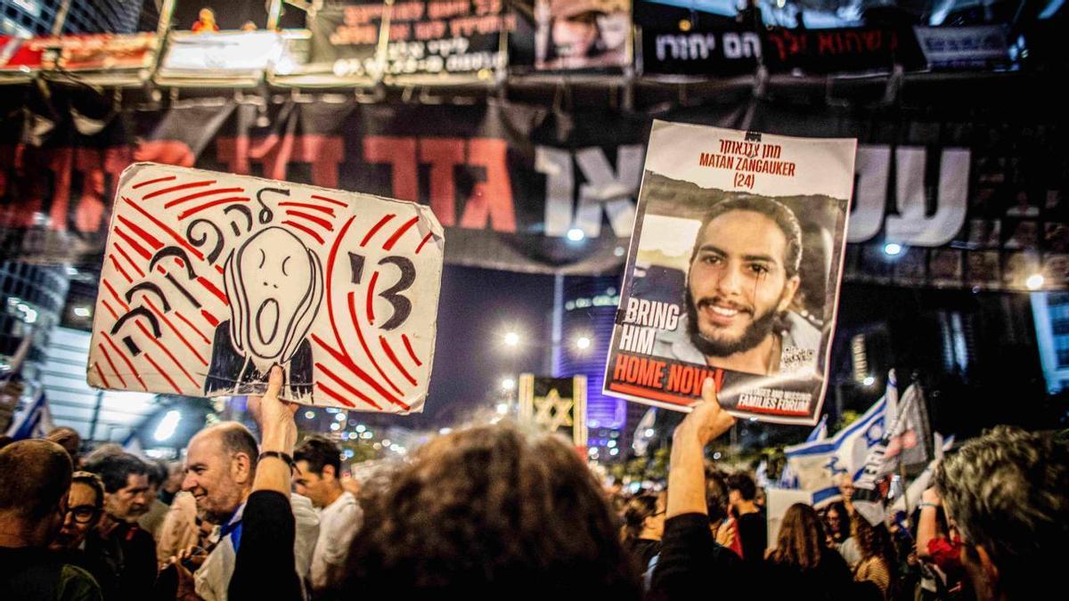 Decenas de miles de israelíes piden la liberación de loa rehenes y elecciones anticipadas.