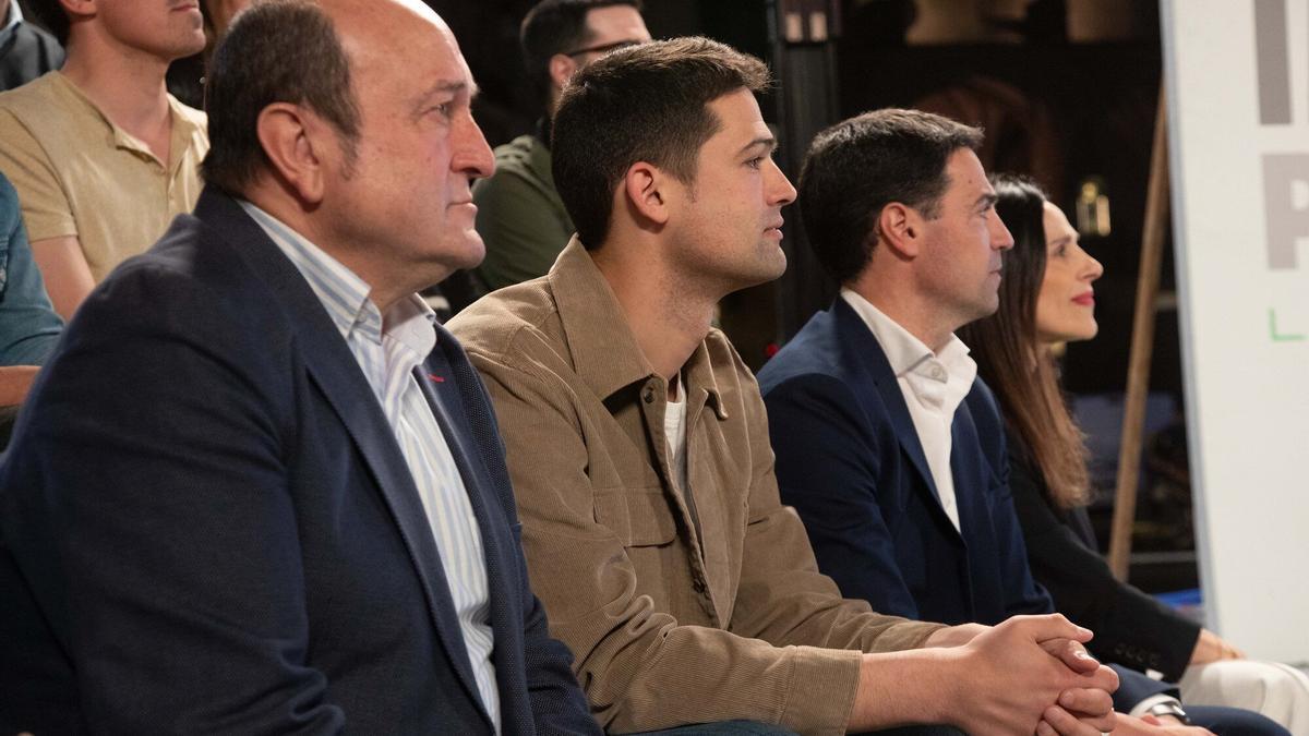 El PNV arranca su campaña electoral en Gasteiz
