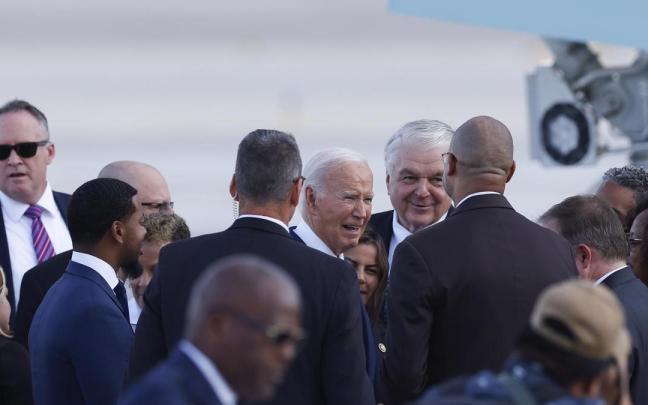 Joe Biden y su equipo llega a Las Vegas para un evento de su campaña electoral. / EFE Joe Biden y su equipo llega a Las Vegas para un evento de su campaña electoral.