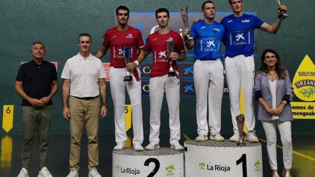 Erik Jaka y Jon Mariezkurrena, en el podio de la feria de San Mateo en el Adarraga de Logroño.