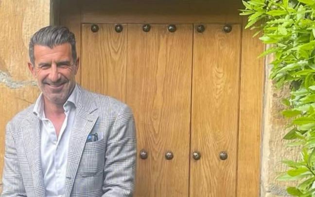 El exfutbolista portugués Luis Figo, actual consejero de UEFA, compartió su visita a través de varias publicaciones en redes sociales.