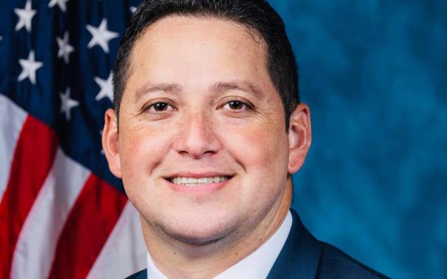 El congresista estadounidense Tony Gonzales