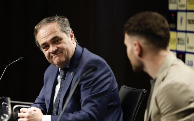 Jokin Aperribay, en la presentación de Javi Galán en Anoeta. / JAVIER COLMENERO