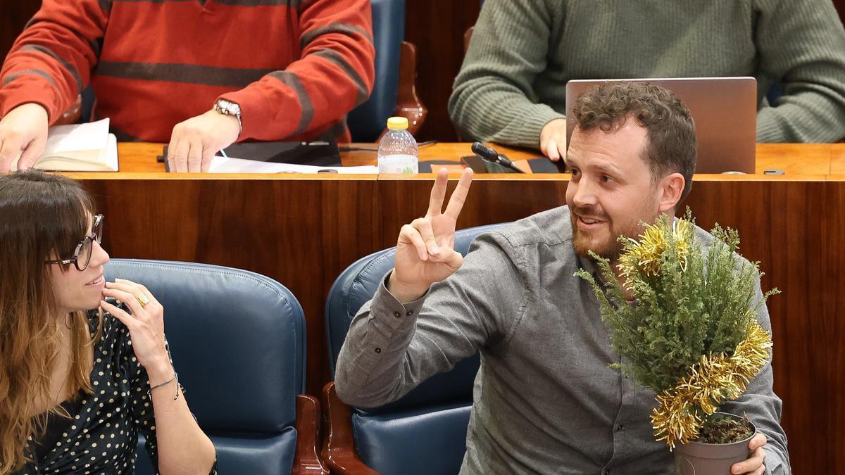 El diputado de la Asamblea de Madrid Pablo Padilla durante una sesión plenaria.