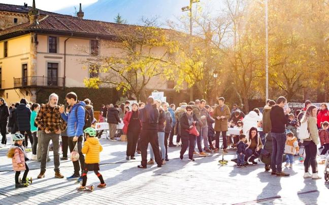 Una pasada edición de la feria solidaria Elkartasun Taupadak de Oñati.