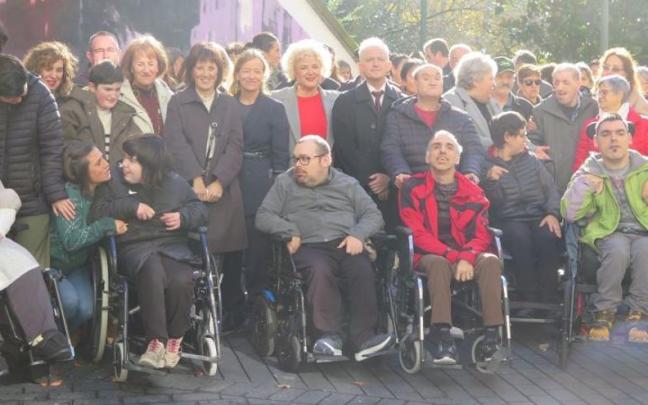 Mendoza, Peña eta Luqui, Aspaceko erabiltzaileekin, senideekin eta langileekin.