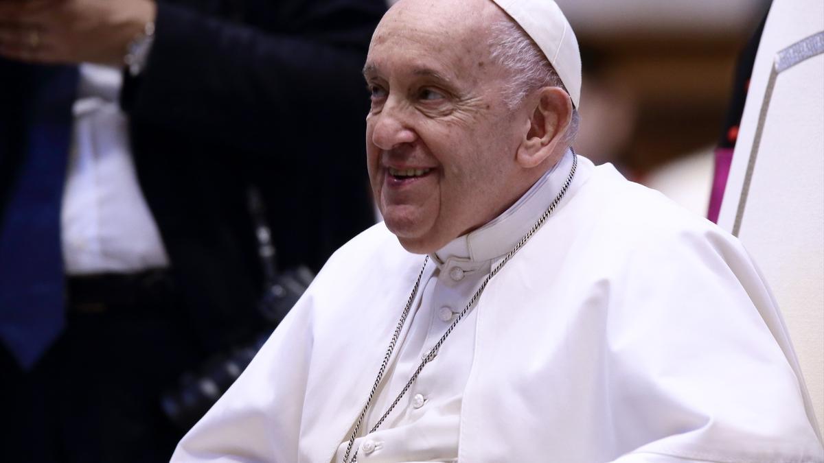 El Papa Francisco tendrá que ser intervenido por riesgo de obstrucción intestinal.