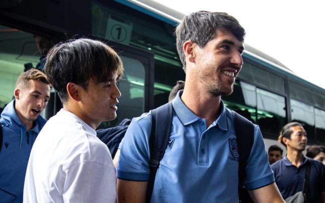 Take Kubo y Aritz Elustondo, en Nagasaki, durante la gira de la Real Sociedad por Japón. REAL SCOIEDAD Take Kubo y Aritz Elustondo, en Nagasaki, durante la gira de la Real Sociedad por Japón. REAL SCOIEDAD