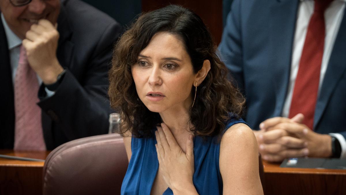 Ayuso interviene en la Asamblea de Madrid.
