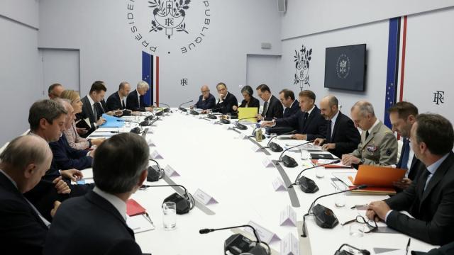 Macron durante la reunión que ha mantenido en el Elíseo con los jefes de los principales partidos políticos galos.