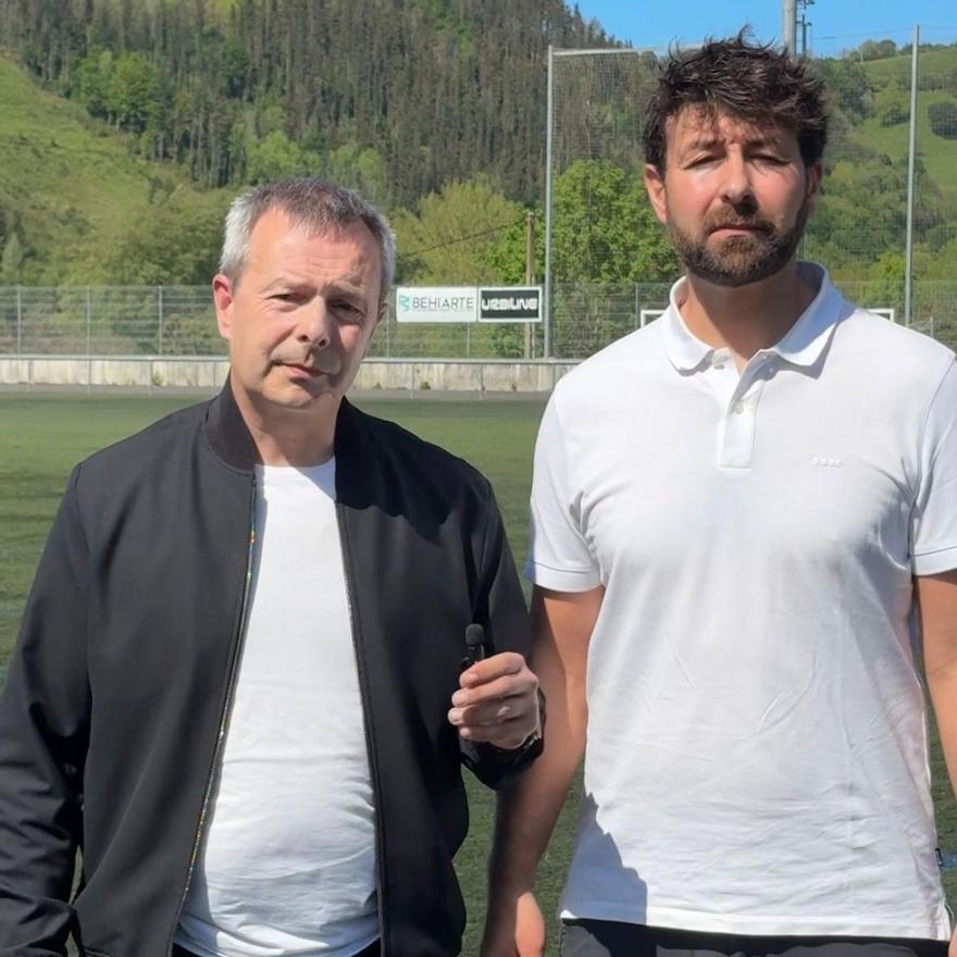 Garikoitz Mendizabal y Daniel Peñas valoraron la futura renovación del campo de fútbol.