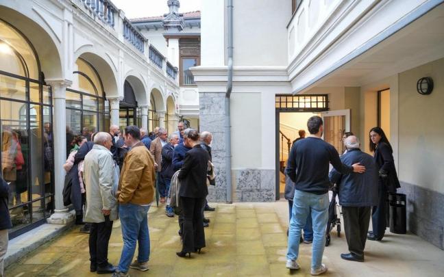 Vecinos de Laudio en el Palacio Lamuza tras culminar su rehabilitación