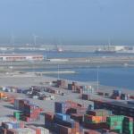 Contenedores en la terminal de carga de Santurtzi.