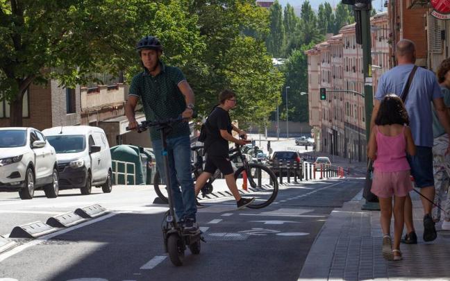 Imagen de archivo de la calle Gayarre, donde quedó cortado el suministro de agua.