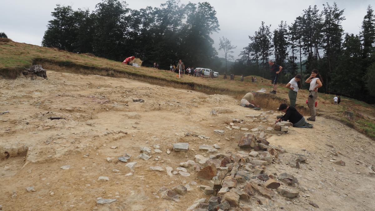 Vista del yacimiento de Munoaundi, objeto de excavaciones que están ayudando a conocer cómo era la vida de los primeros moradores de la zona.