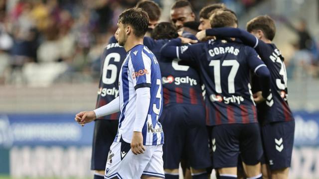 El partido liguero entre Eibar y Sanse. JAVIER COLMENERO
