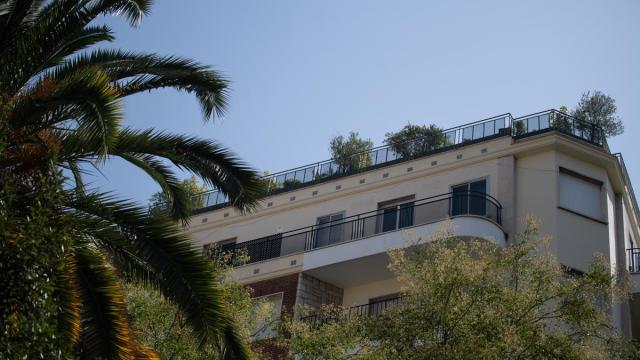 Fachada del ático en el barrio de Chamberí adquirido por la Comunidad de Madrid.