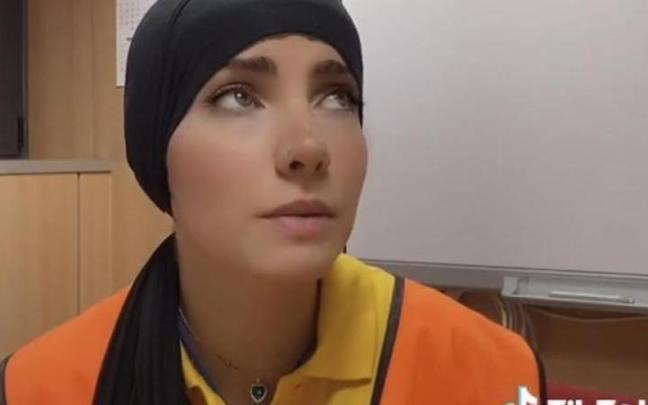 Una joven denuncia que le impiden trabajar con velo en un restaurante de Vitoria