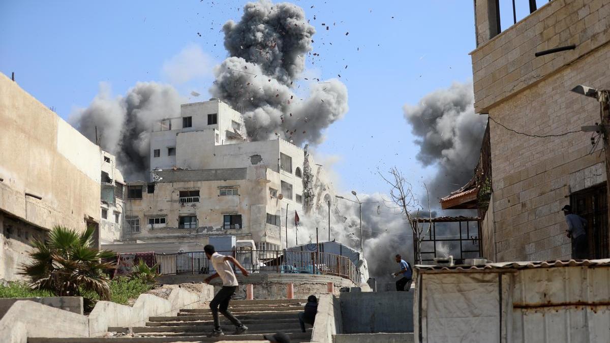 Imagen de un ataque israelí sobre un edificio en ciudad de Gaza el pasado 27 de septiembre.
