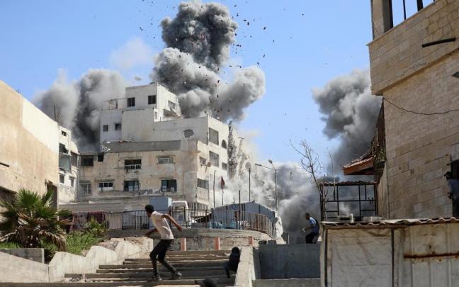 Imagen de un ataque israelí sobre un edificio en ciudad de Gaza el pasado 27 de septiembre.