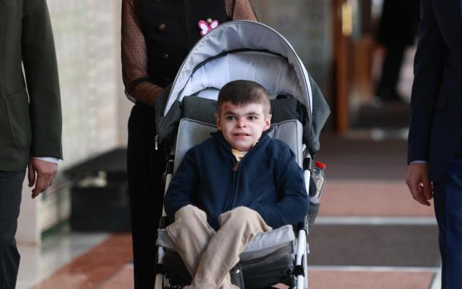 Leo García, el joven sevillano de 12 años afectado por epidermólisis bullosa, enfermedad genética rara y sin cura, la conocida como piel de mariposa.
