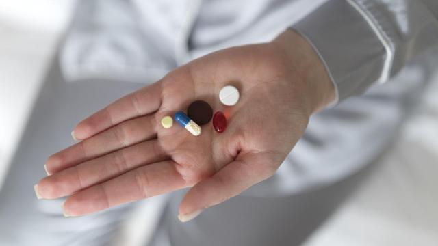 La automedicación, a pesar de estar desaconsejada, está muy extendida.