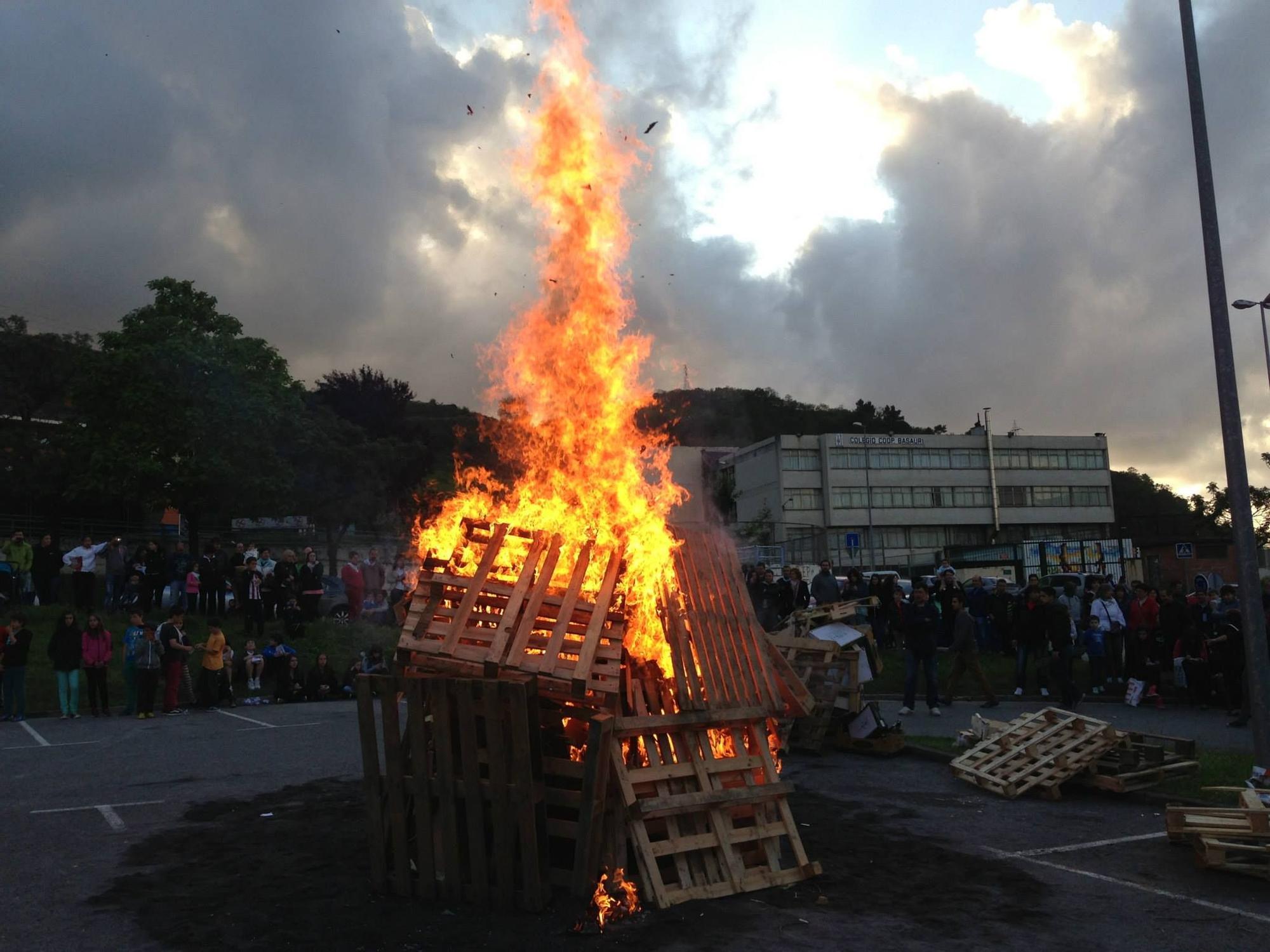 La quema de la hoguera de San Juan pondrá fin a los festejos