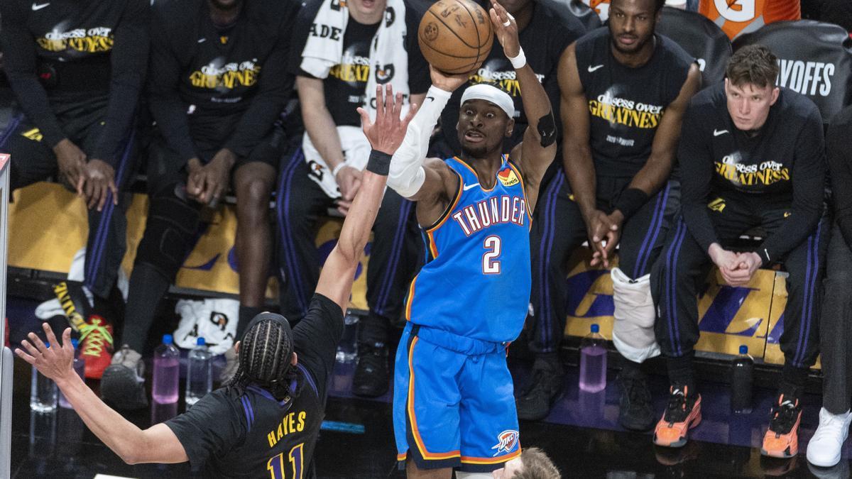 El jugador de baloncesto Shai Gilgeous-Alexander, durante el partido contra los Lakers de playoff.