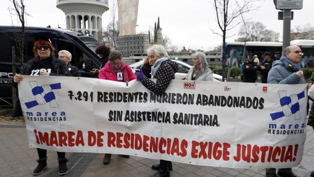 Protesta contra la gestión de las residencias durante la pandemia en la Comunidad de Madrid.