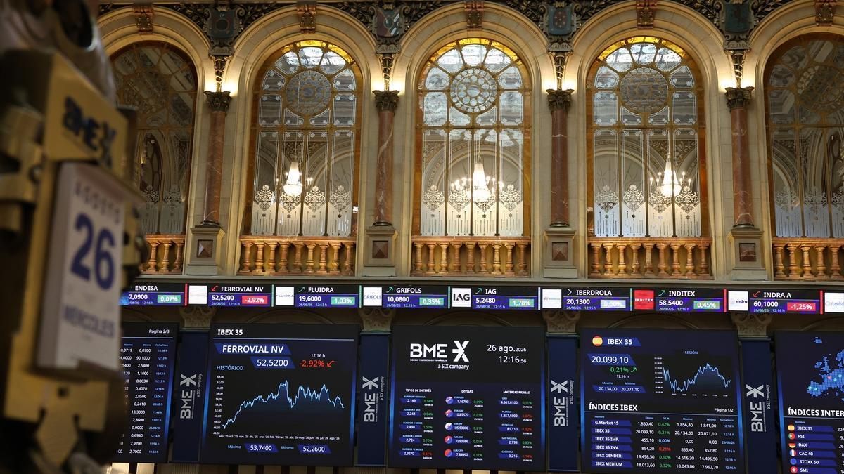 Pantalla con datos del Ibex, en el Palacio de la Bolsa de Madrid.