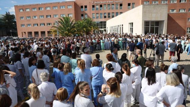 Imagen de la concentración en la explanada de hospitales cuando ocurrieron los hechos. Foto: Unai Beroiz