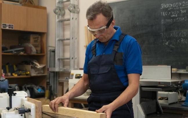 La automatización de muchas labores está llevando a la pérdida de empleos en sectores productivos asociados a la clase media.