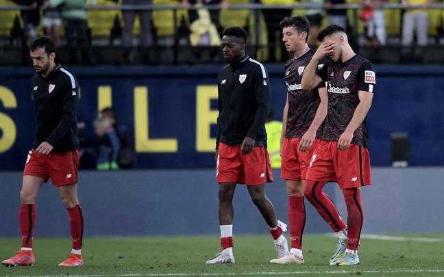 Lekue, Iñaki Williams, Vesga y Paredes, cariacontecidos tras la goleada sufrida ante el Villarreal