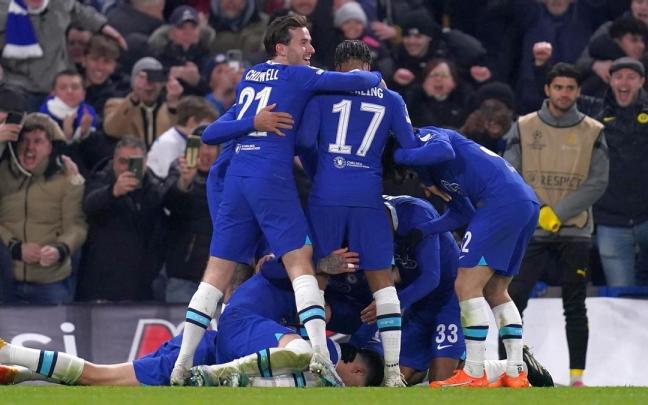 Los jugadores del Chelsea celebran el segundo gol