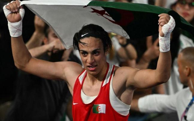 La boxeadora argelina Imane Khelif tras ganar el oro en París.