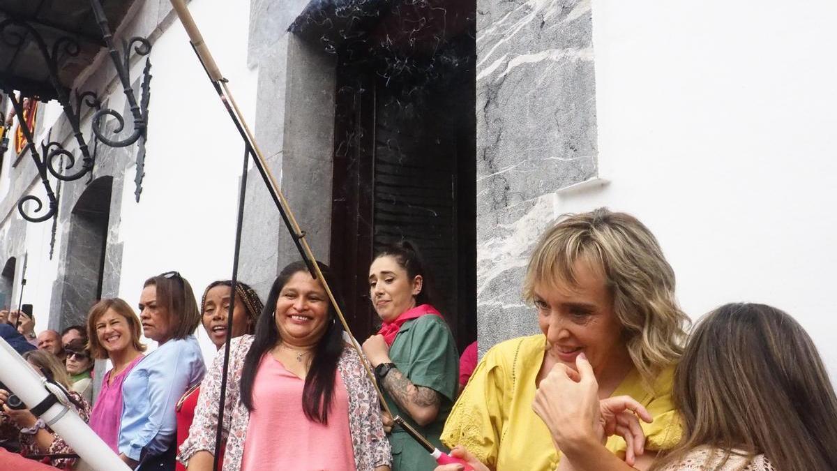 Las cuidadoras domiciliarias fueron las encargadas de prender la mecha en las fiestas de San Ignacio de 2023