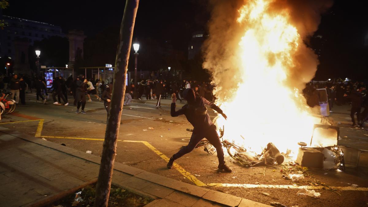 Disturbios tras las protestas estudiantiles de ete sábado en Barcelona