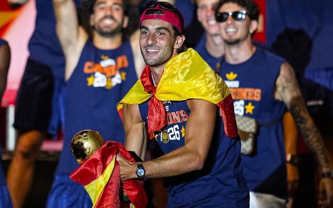 Ferrán Torres durante la celebración de la selección española el pasado lunes